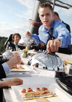 Dinner in the Sky meal